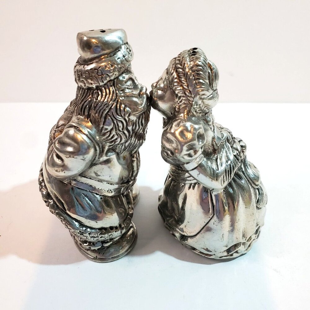 Vtg Kissing Santa & Mrs Claus 3” Salt & Pepper Shakers Kirk Stieff Pewter 716